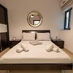 Central And Spacious Flat In Gzira