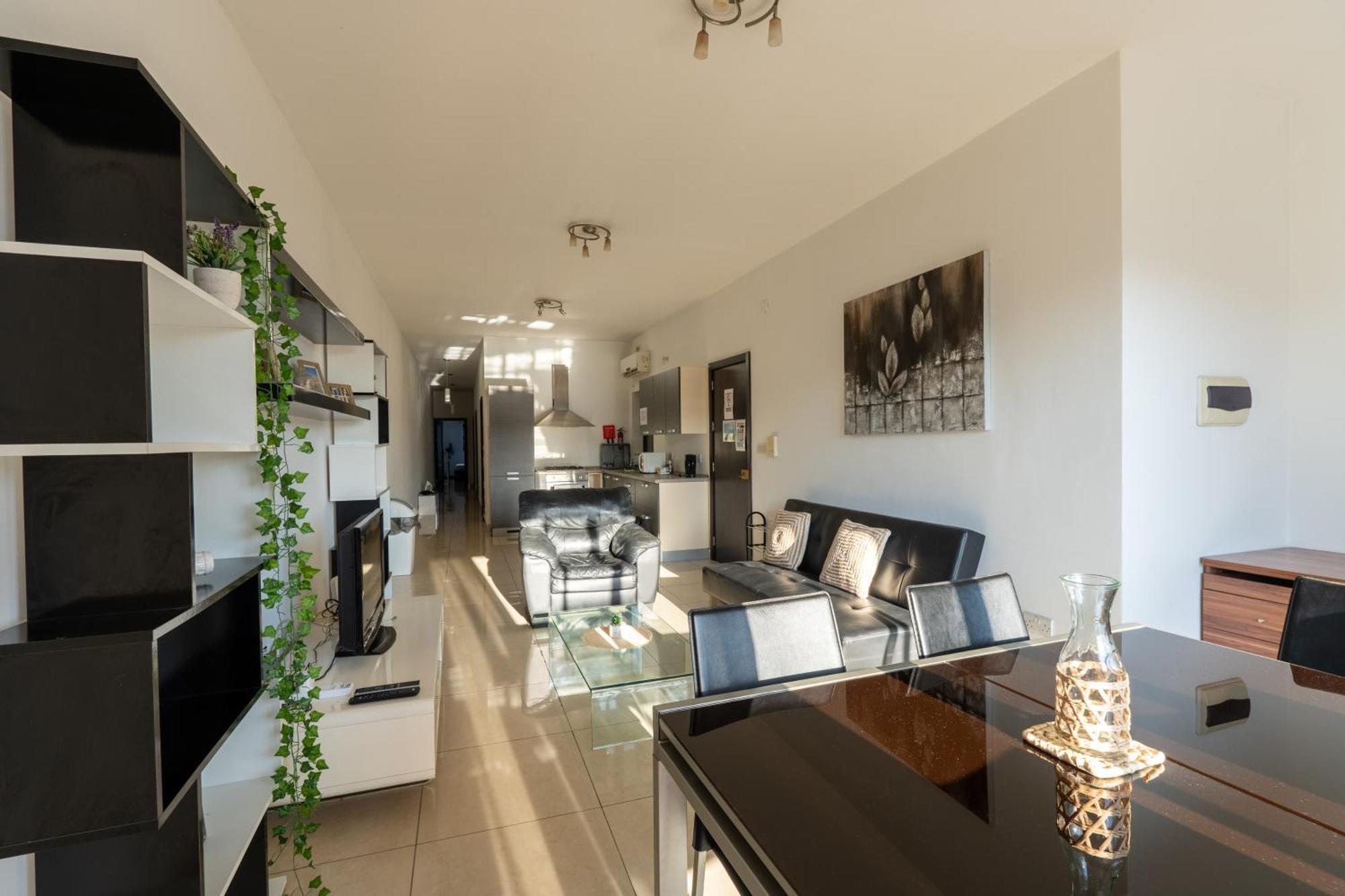 And Spacious Flat In Gzira
